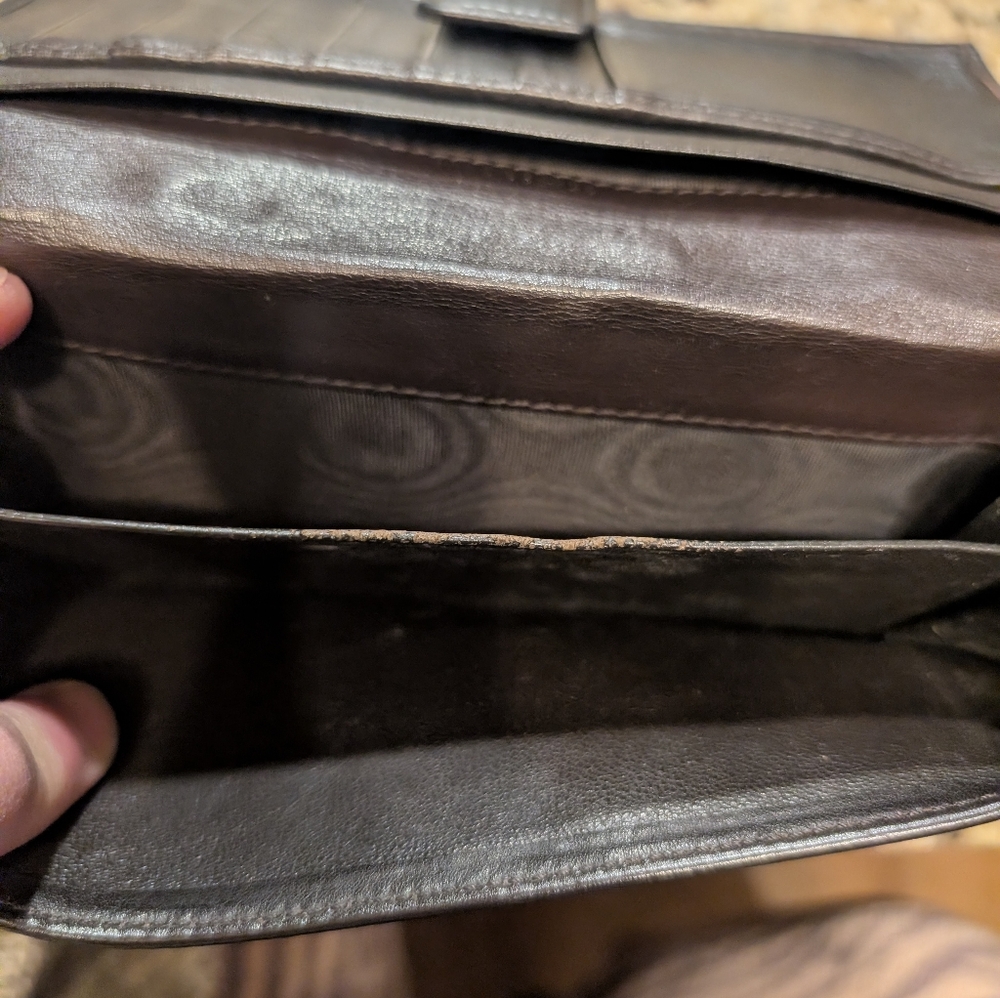 Gucci Brown GG Embossed Leather Bow Continental Wallet with Gold Accent - Picture 7 of 11